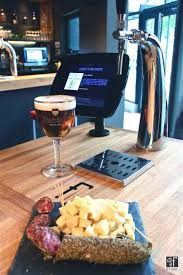 Au Fut Et A Mesure Tireuse A Biere Bar A Biere Biere Maison