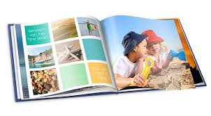 Combineer Foto S Gekleurde Vlakken En Tekst In Je Fotoalbum Voor Een Kleurrijke Uitstraling Fotoalbum Inspiratie Tip Fotoalbum Fotoboek Layouts Fotoboeken