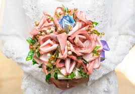 Saya tak nak nanti orang kata saya nak cuba bersaing dengan sesiapa. Perbezaan Wang Hantaran Dan Mas Kahwin Aku Sis Lin