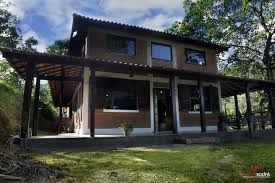 La altitud mínima de itatiaia es de 505 metros, no obstante alcanza 2.291 metros cerca del pico de las agulhas negras, que forma parte del parque nacional de itatiaia. Casa De Penedo Houses For Rent In Itatiaia Rio De Janeiro Brazil