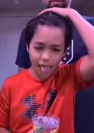 Malachi Barton Funny Pic of Him Stuck in The Middle