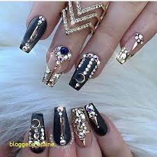 Pin By Adelaide Carreira On Fashion Bling Nail Art Red And Gold Nails Gold Nail Art
