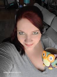 Morning greetings and social visit discussion in Laurel Hill