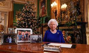 Explore traditional christmas decoration around the globe. The Queen Keeps Her Christmas Decorations Up Until February Here S The Heartbreaking Reason Why Hello