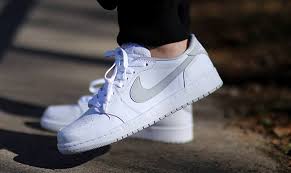 Der nike air jordan 1 low triple white on feet im heutigen video. On Foot Air Jordan 1 Retro Low Og White Natural Grey Sneakerfiles