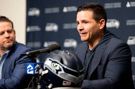 Mike Macdonald removes phots from Seahawks Pete Carroll era | Tacoma News  Tribune