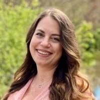 Kristi Rowley's Instagram, Twitter & Facebook