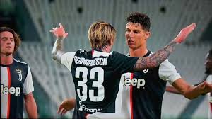 Con la vittoria sulla samp, i bianconeri festeggiano il nono scudetto consecutivo. Juventus 2 0 Sampdoria Cr7 Bernardeschi Bring 9th Successive Title Anytime Football