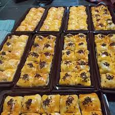 Jun 29, 2021 · potong pisang menjadi 2 bagian untuk isian. Bolen Pisang Keju Coklat Makanan Minuman 777435786
