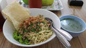 Resep kerupuk pangsit gurih rasa bawang (untuk mie ayam). Semangkok Kelezatan Berisi Cwi Mie Ayam Dengan Krupuk Pangsit Photo De Depot Pangsit Mie Bromo Pojok Malang Tripadvisor