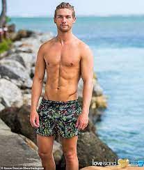 After their win, the happy couple moved in together in melbourne, but things came to a swift end in november 2020. Love Island Australia S New Hunk Soldier Turned Model Aaron Deacon Shaw Daily Mail Online