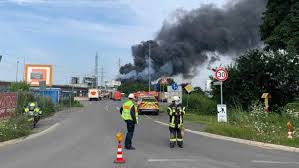 Anwohner sollen fenster und türen geschlossen halten. Gnhir9wakie0bm