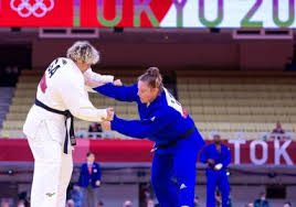 طالب الكاتب السعودي تركي الحمد اليوم السبت مواطنته لاعبة الجودو #تهاني_القحطاني بعدم الانسحاب من المواجهة مع اللاعبة الإسرائيلية راز هيرشكو في أولمبياد طوكيو. Ot0yzcqwrflhxm