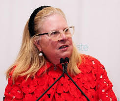 Barbara Armbruster's Instagram, Twitter & Facebook