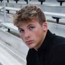 Hunter Bailey's Instagram, Twitter & Facebook