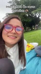 Intercambio de Regalos Divertido entre Parejas