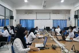 Berdasarkan tabel di dalam soal, jumlah baris yang ada adalah lima baris (kolom judul tidak dihitung). Jumlah Soal Skb Cpns Ada 100 Peserta Mengerjakan Benar Semua Halaman All Kompas Com