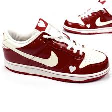 Cast in a striking colour combination, nike sb share their latest take on the dunk low pro. Nike Dunk Low Valentines Day Ds