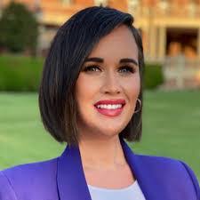 Carly Dunn's Instagram, Twitter & Facebook