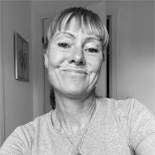 Dina Witt's Instagram, Twitter & Facebook