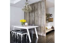 Selain bisa membuat ruangan terlihat luas, cermin juga bisa memantukan cahaya. 10 Inspirasi Sekat Ruangan Minimalis Untuk Rumah Yang Lebih Cantik Dan Nyaman Bukareview