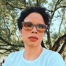 Vera Chaves (@verachaves10)