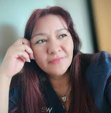 Elsy Blanco's Instagram, Twitter & Facebook