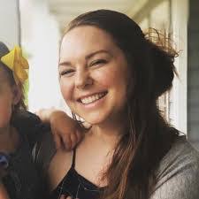 Laura Zeno's Instagram, Twitter & Facebook