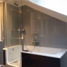 Twinline Duschbadewanne In Der Dachschrage Es Ist Auch Moglich Die Tur Abzuschragen Www Artweg Duschbadewanne Badezimmer Dachschrage Badezimmer Dachgeschoss