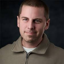 Hi LinkedIn! For those of you who don't know me, my name is Suzanne Covert  and I'm a headshot photographer located in Downtown Austin. I started  shooting headshots out of my home