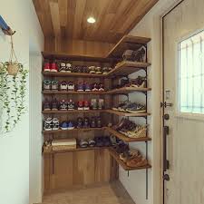 玄関 入り口 板張り天井 板張りの壁 スニーカー収納 見せる収納 などのインテリア実例 2016 10 28 02 01 25 roomclip ルームクリップ 玄関 狭い 下駄箱 自宅で インテリア 収納