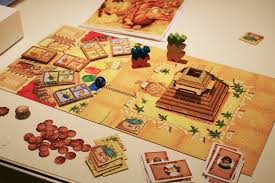 Simple rules, quick to play, nice design and a good mixture of randomness. Spiel Des Jahres The Little Metal Dog Show