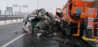 In accidentul care a avut loc, duminica, pe autostrada soarelui au fost ranite 36 de persoane. Accident Grav De CirculaÈ›ie Pe Autostrada A1 LangÄƒ Sibiu Autoexpert