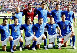Las primeras participaciones de argentina en los mundiales fueron con una camiseta confeccionada por la tienda gath & chaves, de origen inglés. Las Mejores 20 Ideas De Mundial 2006 Germany Mundial 2006 Mundial De Futbol Futbol