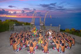 Pada pola lantai ini, penari membentuk garis vertikal, yaitu garis lurus dari depan ke belakang atau sebaliknya. Tarian Daerah 34 Provinsi Lengkap Dengan Gambar Dosenpintar Com