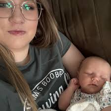 Hi Mamas! When did we pierce our daughters ears?