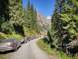 Jul 01, 2021 · acum două zile, moldoveanul a urcat pe vârful moldoveanu, la o altitudine de 2.544 de metri, iar azi coboară pe transfăgărășan, cel mai spectaculos traseu din românia. Traseu In Masivul FÄƒgÄƒraÈ™ Varful Moldoveanu 2 544 M Prin Valea Rea De La Stana Lui Burnei Pemeleaguri Ro