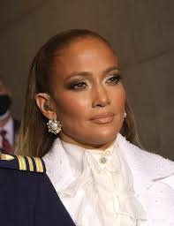 What haircut does jlo wear? Jlo Haircut 2021