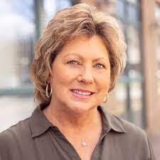 Nancy Crumpton's Instagram, Twitter & Facebook