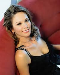 Diane Lane era o tipo de atriz que não iluminava apenas o ecrã - ela fazia  com que parecesse real. Nos anos 80, ela tinha aquela mistura perfeita de  charme de garota