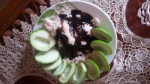 Sambal kecap pedas merupakan pendamping yang sempurna untuk cocolan hidangan daging bakar, sop, dan juga soto untuk membuat sambal kecap yang nikmat, ikuti resep membuatnya berikut ini. Namakucella Pencicah Mangga Muda