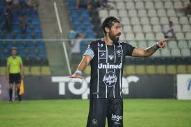 Hasta ahora, abreu compartía el récord con el retirado arquero alemán lutz pfannenstiel (44. Vai Continuar No Fundo Da Merda Diz Loco Abreu Sobre Futebol Capixaba A Gazeta