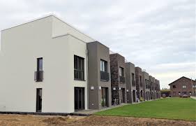 100 variations on frida kahlo's painting the two fridas by the german artist renate reichert was exhibited in berlin in 2007,as a gift for frida's centenary.from may 24th to july 8th at the haus am kleistpark. Haus Zu Vermieten Frida Kahlo Strasse 1 38126 Braunschweig Sudstadt Rautheim Mascherode Mapio Net