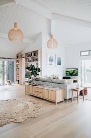 Magnifique Salon Spacieux Au Style Scandinave Les Matieres Naturelles Comme Le Bois Ou Le L Living Room Scandinavian Salon Rustique Salons De Maisons Cotieres