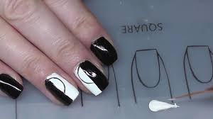 Schwarz Weisses Fullcover Nageldesign In 2020 Nageldesign Schwarz Weiss Nail Polish