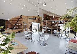 Découvrez notre collection des décorations murales modernes aux couleurs intemporelles ! 7 Idees De Decoration Pour Un Salon De Coiffure