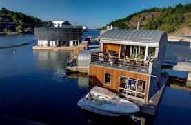 Schweden Urlaub 8 Tage Auf Einem Schwimmenden Ferienhaus Schon Fur 280 Inklusive Flugen Schweden Urlaub Schwimmende Hauser Urlaub