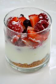 Verrines De Fromage Blanc Aux Fruits Rouges Et Speculoos La P Tite Cuisine De Pauline Verrine Fromage Blanc Verrine De Fromage Verrine Fruit Rouge