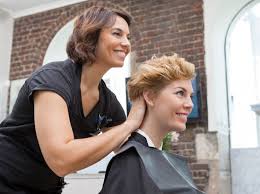 In diesem artikel teilen wir besondere produkte mit dir: 5 Tipps Um Missverstandnisse Beim Friseur Zu Vermeiden Liebenswert Magazin