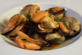 Pizza de los enamorados con mejillones y caviar Receta De Mejillones Light